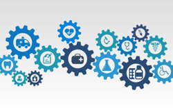 Zahnräder mit unterschiedlichen Komponenten greifen ineinander